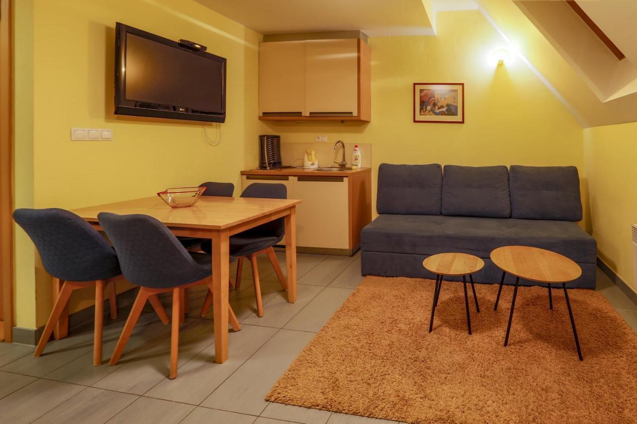 روجومبيروك Apartmanovy Dom Fatrapark 1 S Wellness - Hlavna Recepcia المظهر الخارجي الصورة